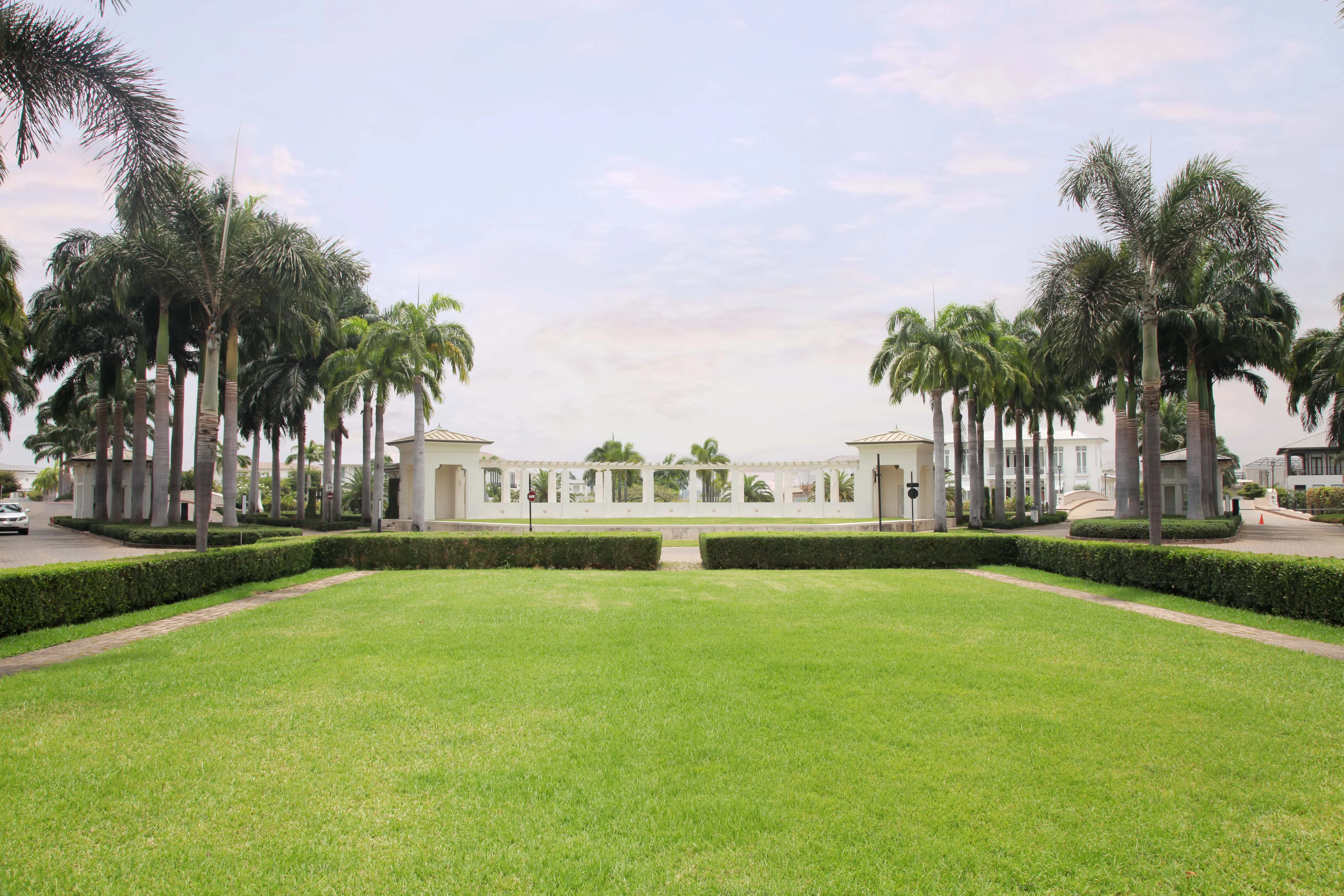 Plaza arbolada del proyecto Plaza Lagos